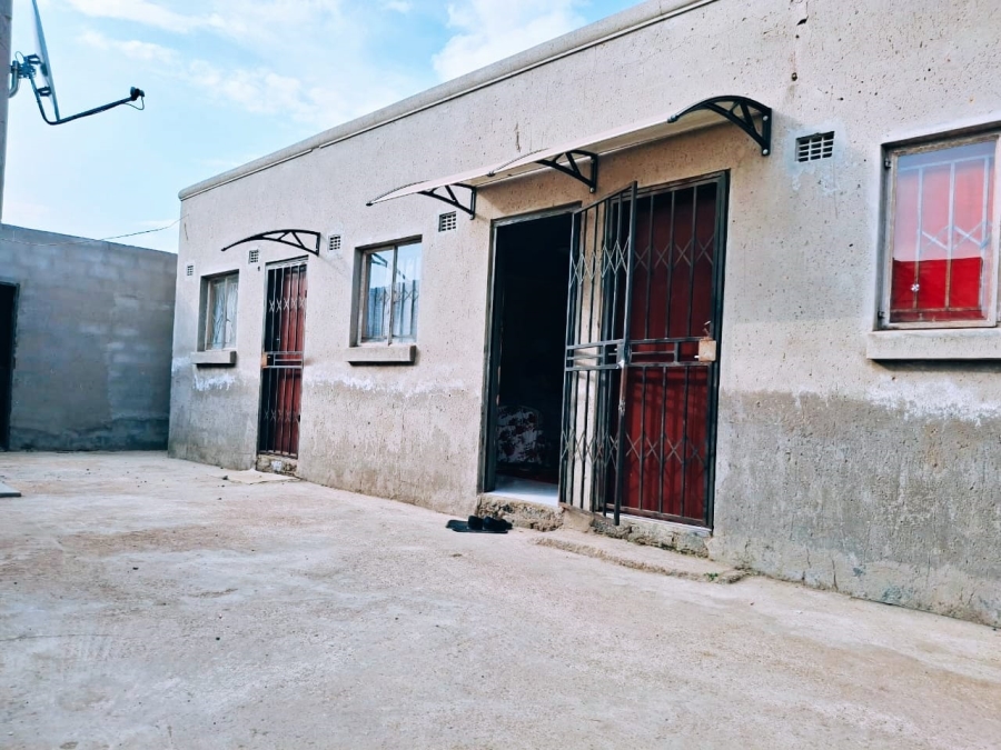 2 Bedroom Property for Sale in Mandela Park Gauteng