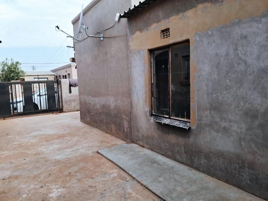 2 Bedroom Property for Sale in Mandela Park Gauteng