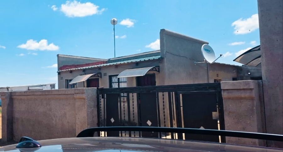 2 Bedroom Property for Sale in Mandela Park Gauteng