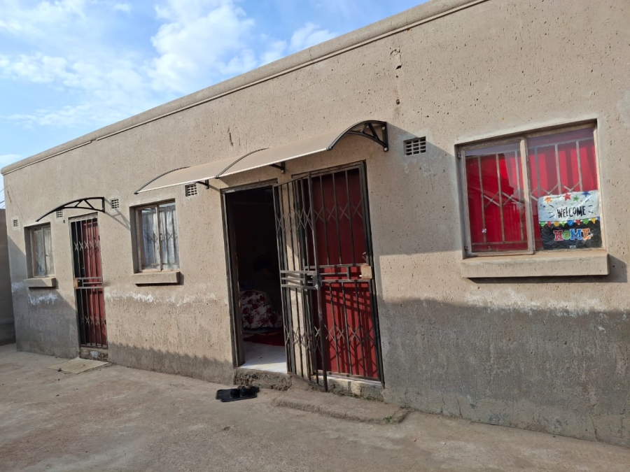 2 Bedroom Property for Sale in Mandela Park Gauteng
