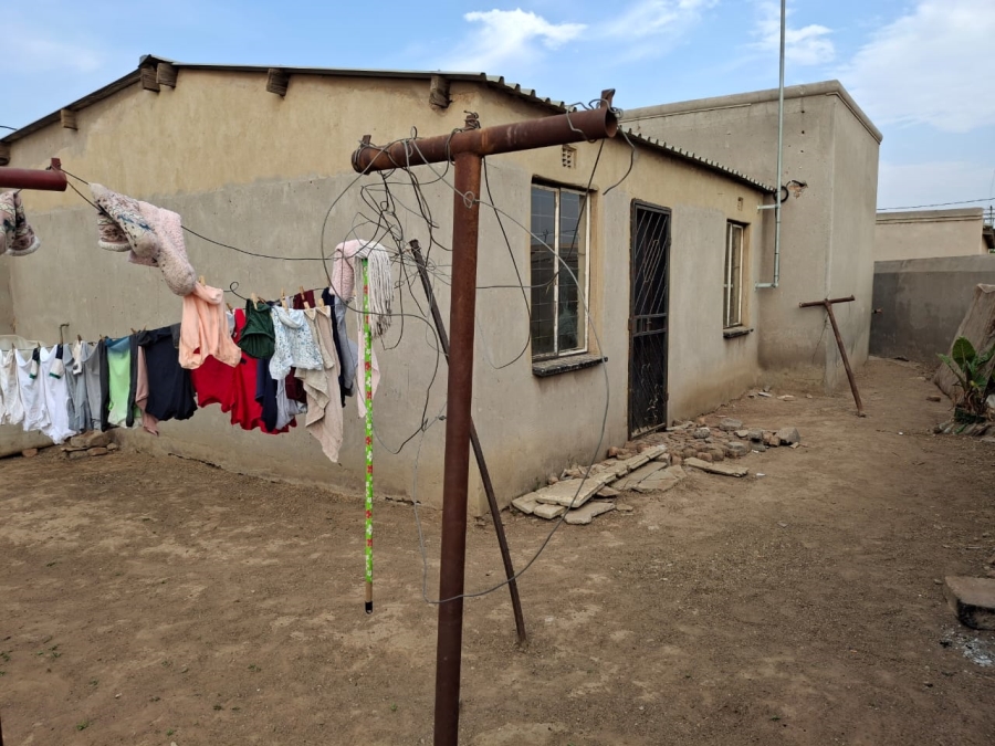 2 Bedroom Property for Sale in Mandela Park Gauteng