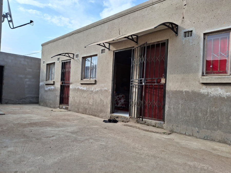 2 Bedroom Property for Sale in Mandela Park Gauteng
