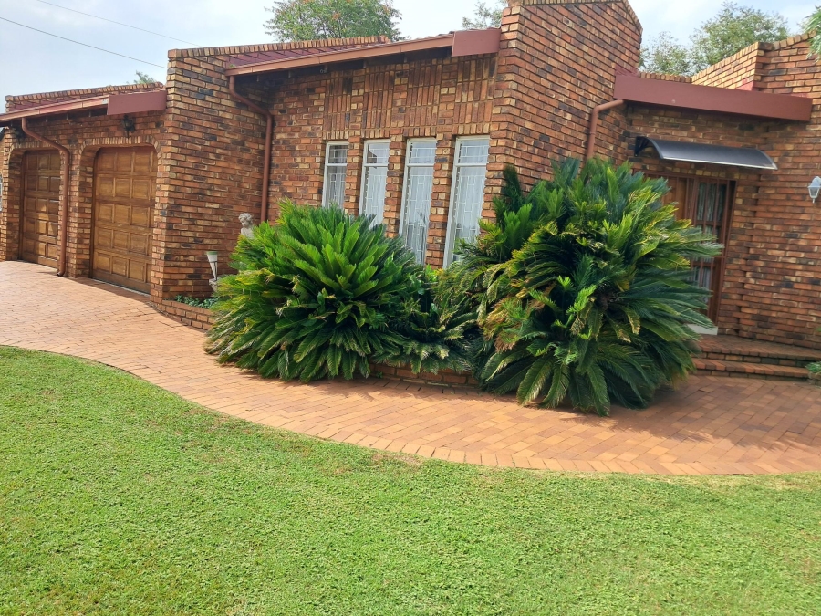 4 Bedroom Property for Sale in Dalpark Gauteng