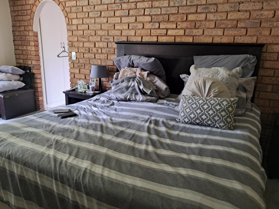 4 Bedroom Property for Sale in Dalpark Gauteng