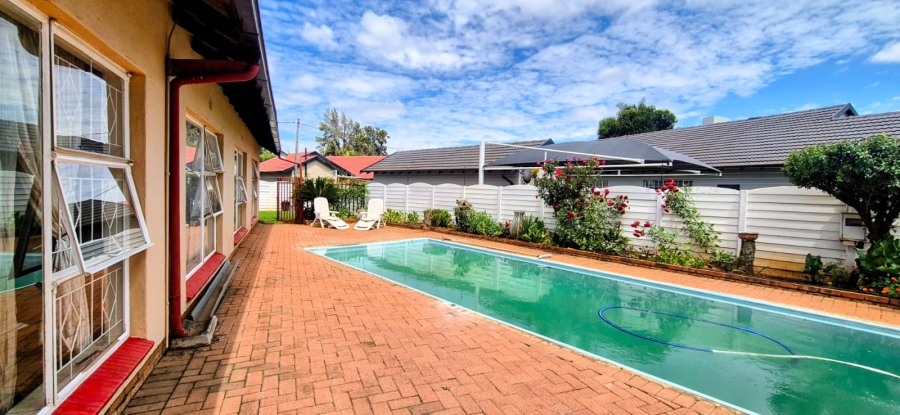 3 Bedroom Property for Sale in Dal Fouche Gauteng