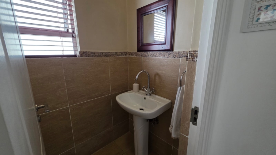 3 Bedroom Property for Sale in Greenstone Hill Gauteng