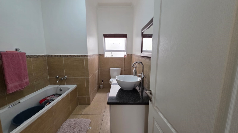 3 Bedroom Property for Sale in Greenstone Hill Gauteng