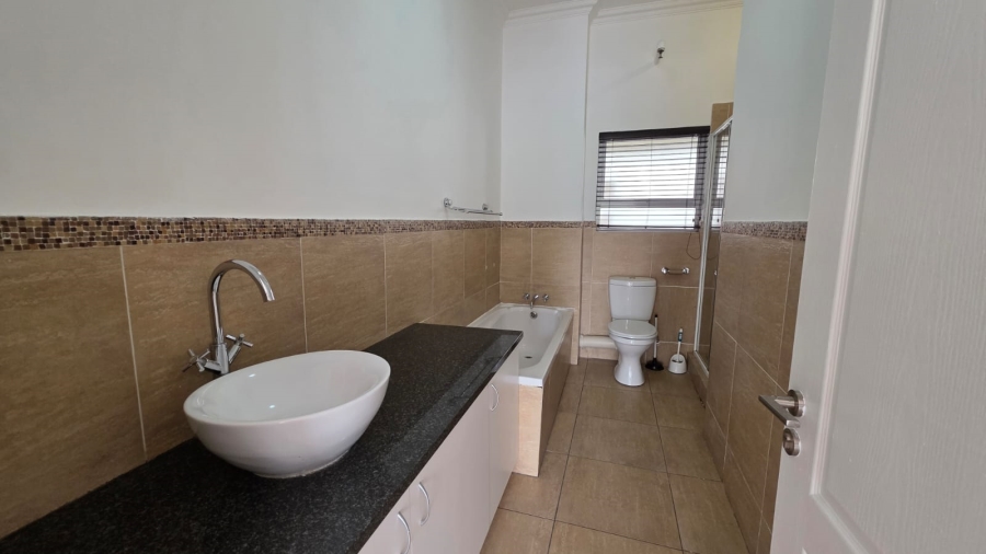 2 Bedroom Property for Sale in Greenstone Hill Gauteng