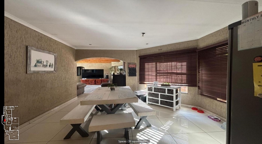 3 Bedroom Property for Sale in Glenvista Gauteng