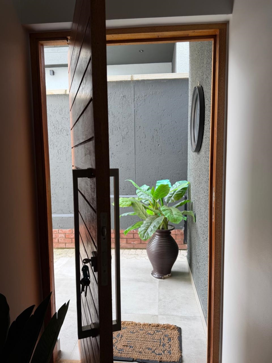 To Let 3 Bedroom Property for Rent in Edenburg Gauteng