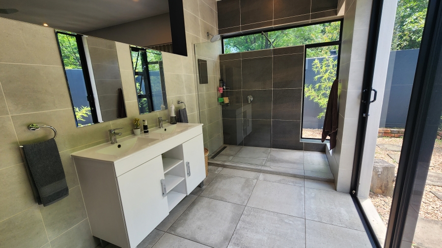 3 Bedroom Property for Sale in Chartwell Gauteng