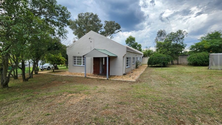 6 Bedroom Property for Sale in Farmall A H Gauteng