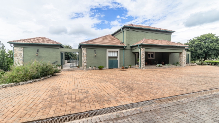 4 Bedroom Property for Sale in Blue Saddle Ranches Gauteng