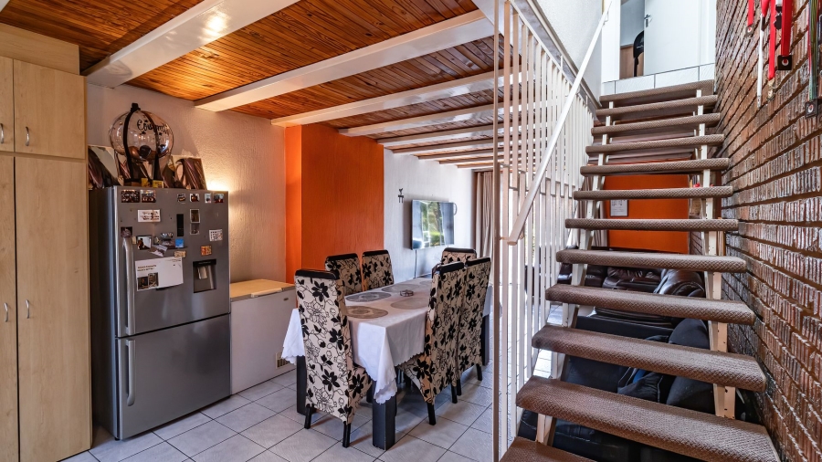 4 Bedroom Property for Sale in Linmeyer Gauteng