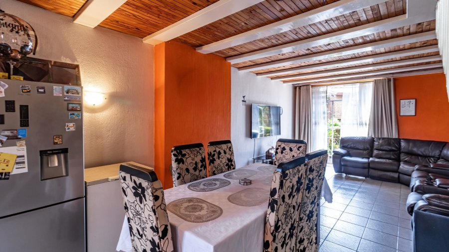 4 Bedroom Property for Sale in Linmeyer Gauteng