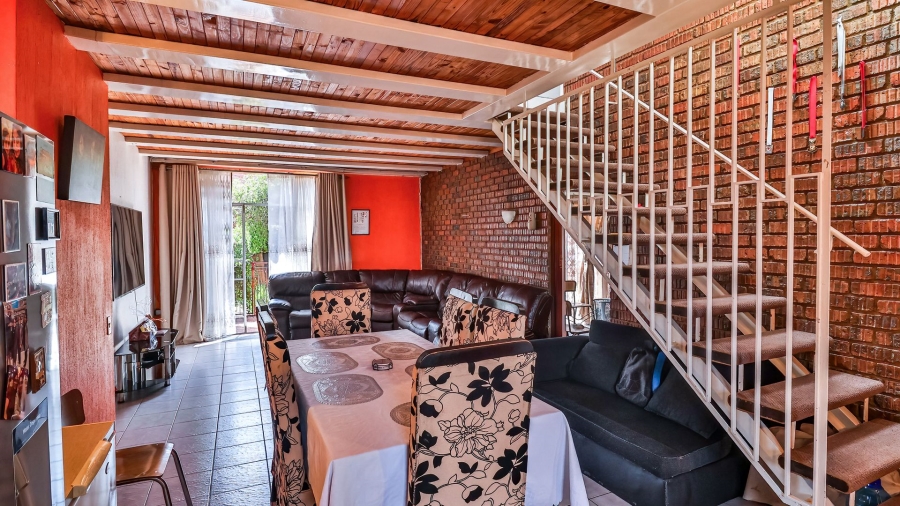 4 Bedroom Property for Sale in Linmeyer Gauteng