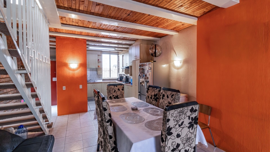 4 Bedroom Property for Sale in Linmeyer Gauteng