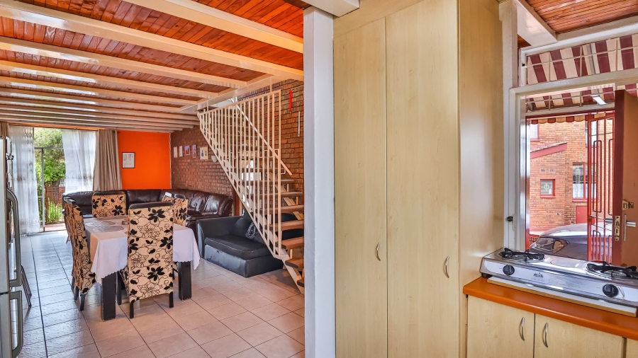 4 Bedroom Property for Sale in Linmeyer Gauteng