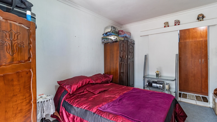 4 Bedroom Property for Sale in Linmeyer Gauteng