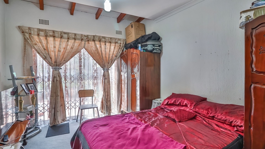 4 Bedroom Property for Sale in Linmeyer Gauteng