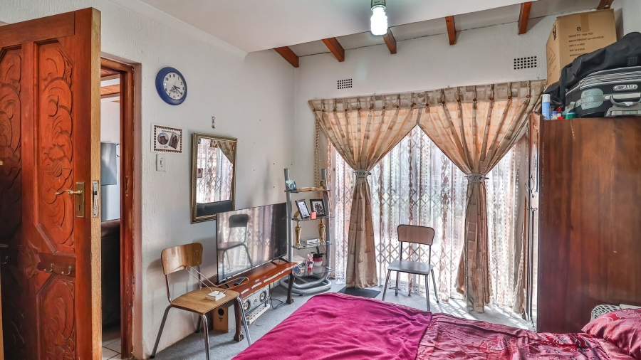 4 Bedroom Property for Sale in Linmeyer Gauteng