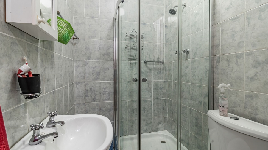 4 Bedroom Property for Sale in Linmeyer Gauteng