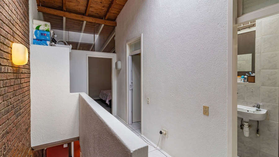 4 Bedroom Property for Sale in Linmeyer Gauteng