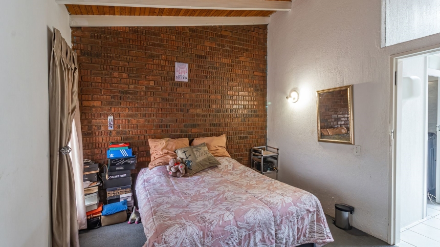 4 Bedroom Property for Sale in Linmeyer Gauteng