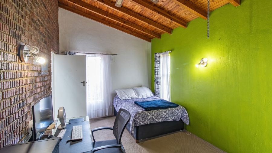 4 Bedroom Property for Sale in Linmeyer Gauteng