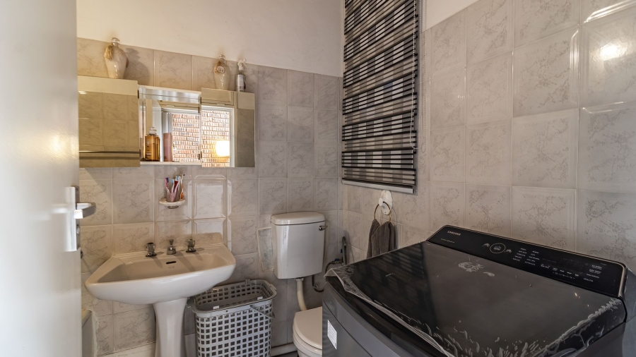 4 Bedroom Property for Sale in Linmeyer Gauteng