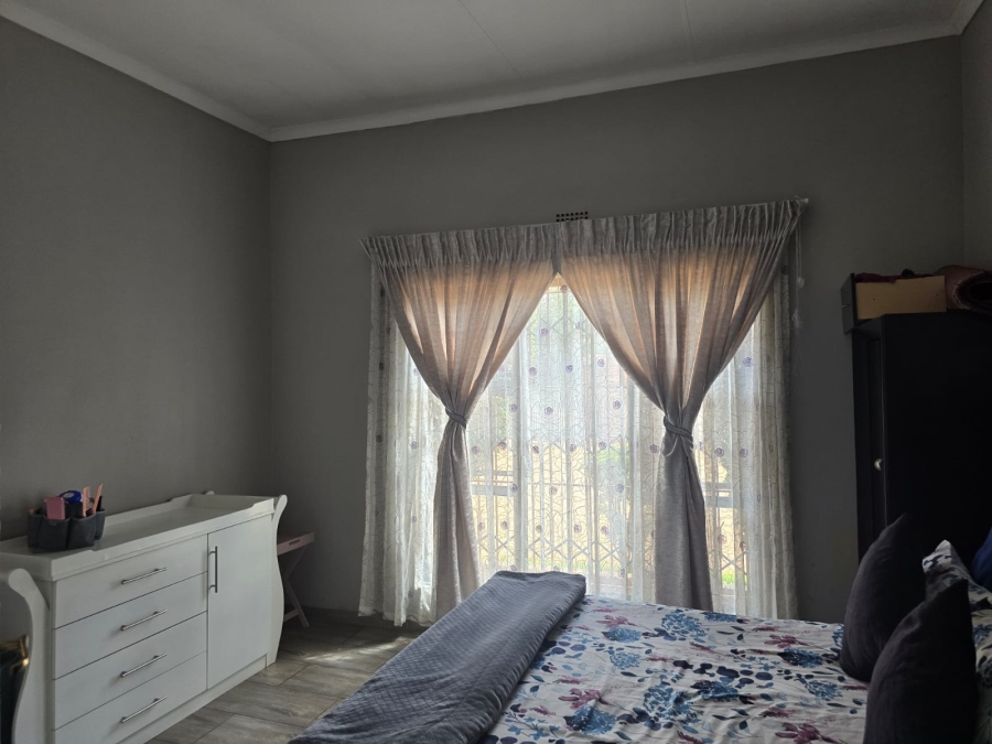 To Let 4 Bedroom Property for Rent in Bassonia Gauteng