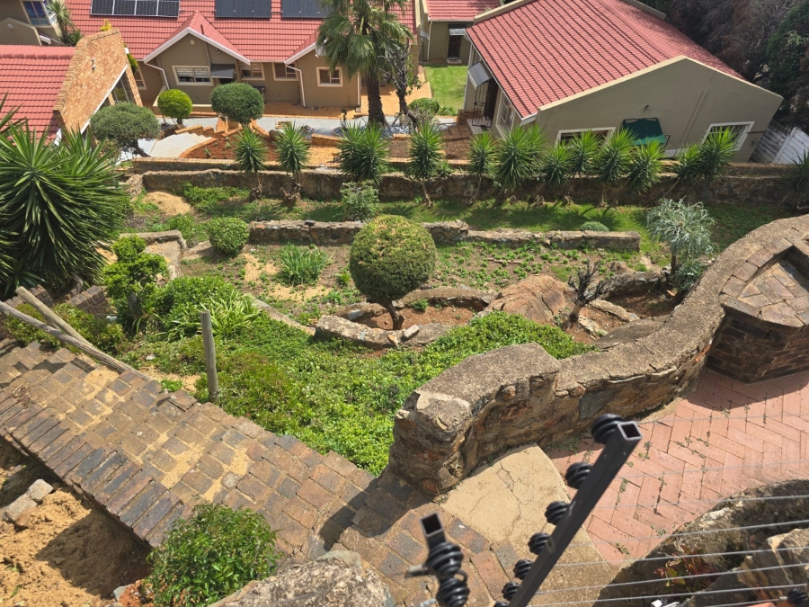To Let 4 Bedroom Property for Rent in Bassonia Gauteng