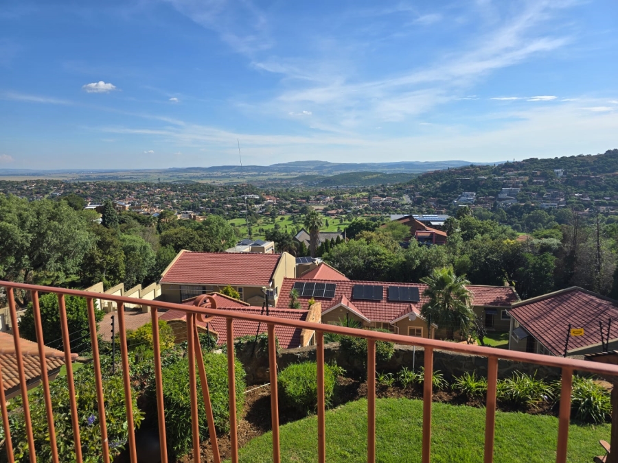 4 Bedroom Property for Sale in Bassonia Gauteng