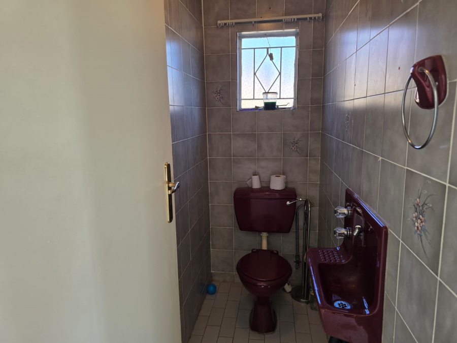 4 Bedroom Property for Sale in Bassonia Gauteng