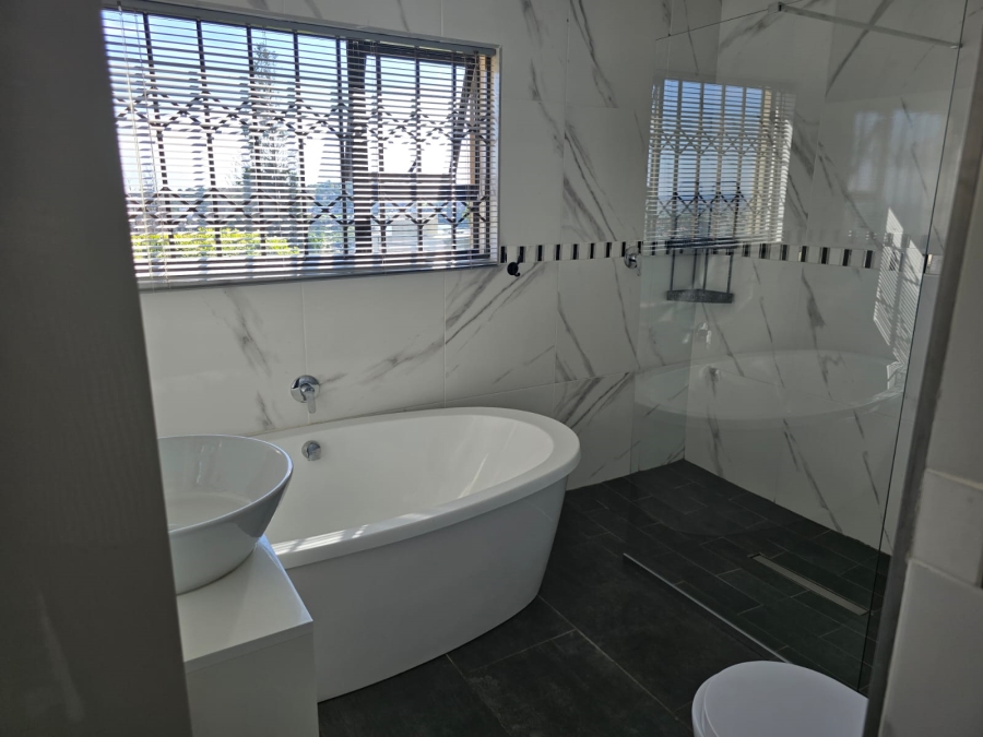 4 Bedroom Property for Sale in Bassonia Gauteng