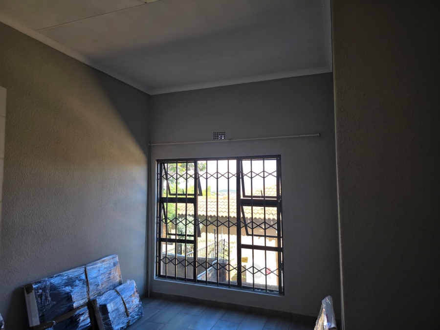 4 Bedroom Property for Sale in Bassonia Gauteng