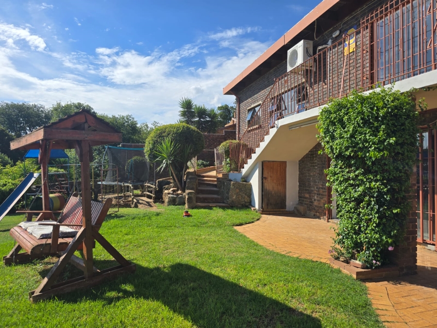 4 Bedroom Property for Sale in Bassonia Gauteng