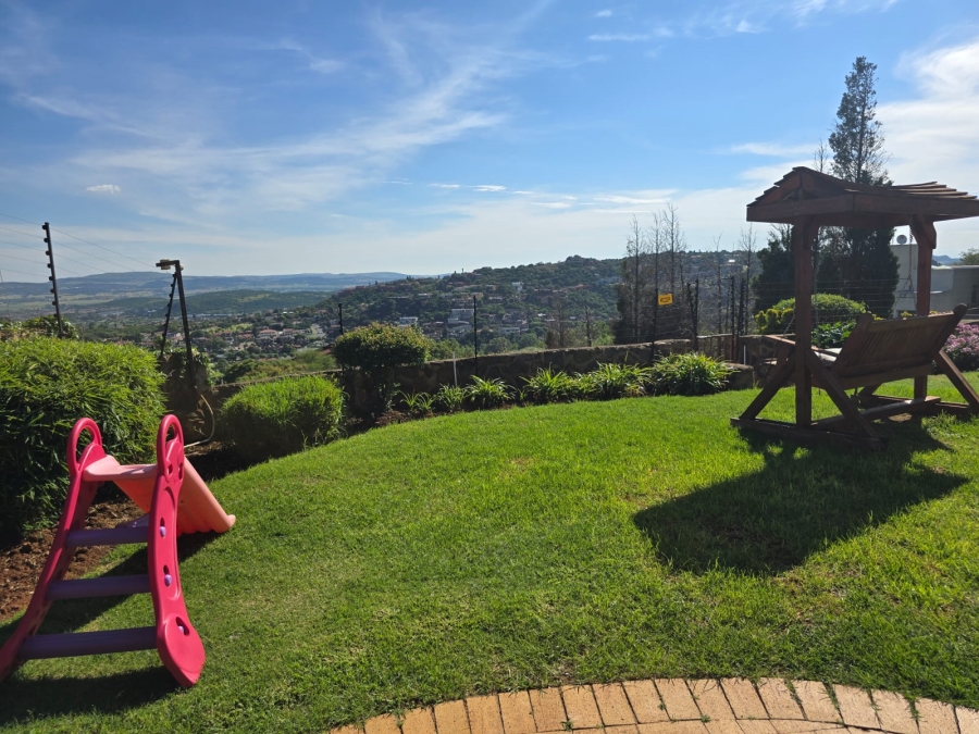 4 Bedroom Property for Sale in Bassonia Gauteng