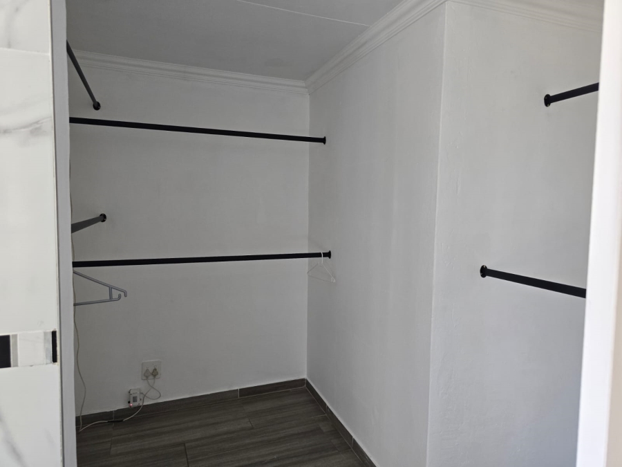 4 Bedroom Property for Sale in Bassonia Gauteng