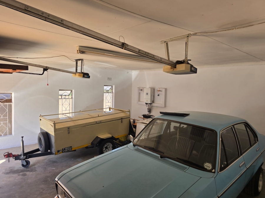 4 Bedroom Property for Sale in Bassonia Gauteng