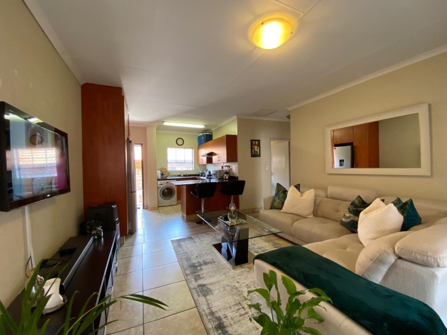 To Let 2 Bedroom Property for Rent in Albemarle Gauteng