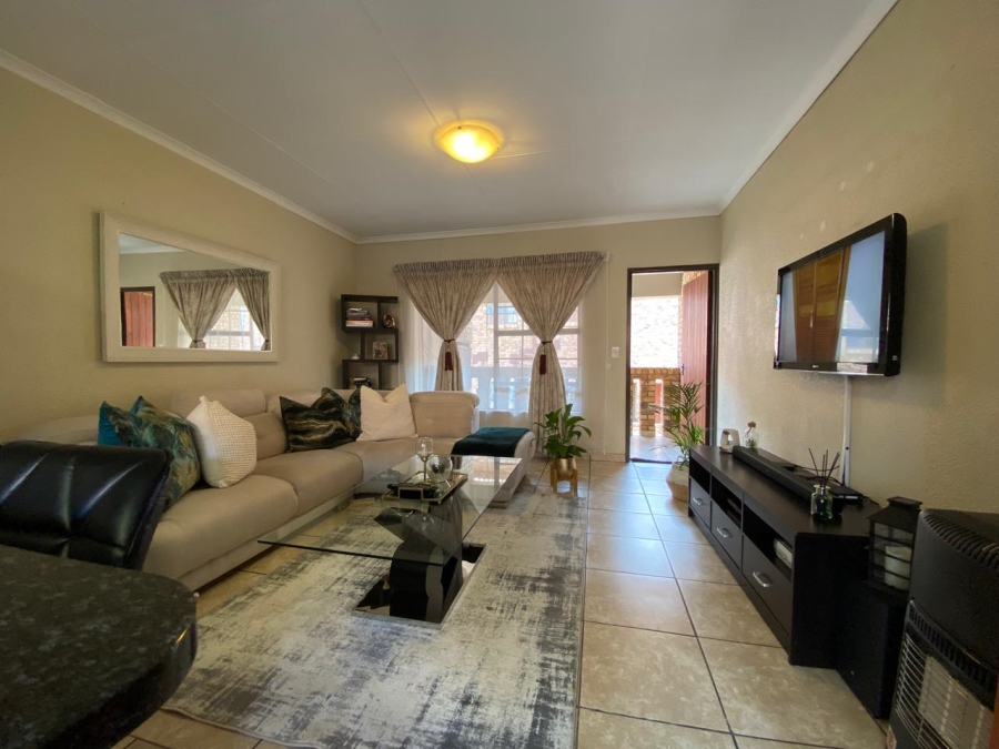 To Let 2 Bedroom Property for Rent in Albemarle Gauteng