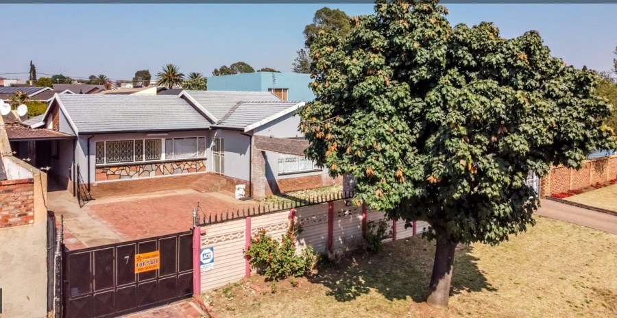 3 Bedroom Property for Sale in Roseacre Gauteng