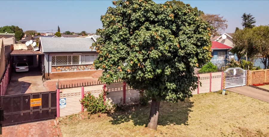 3 Bedroom Property for Sale in Roseacre Gauteng