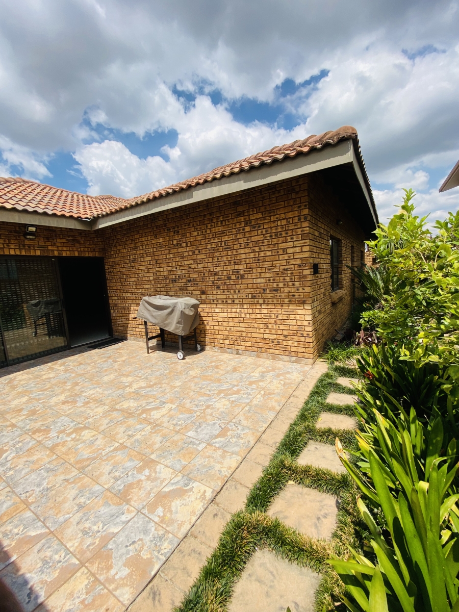 3 Bedroom Property for Sale in New Redruth Gauteng