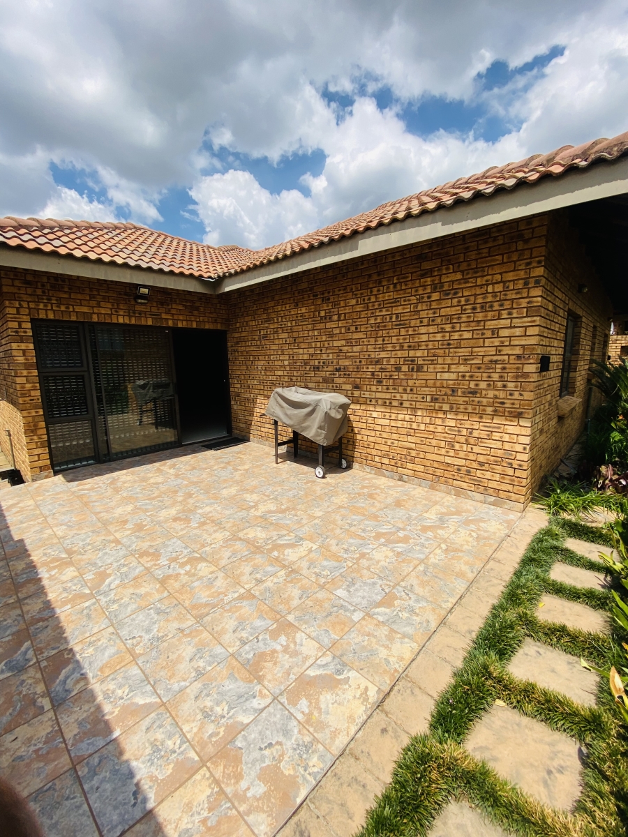3 Bedroom Property for Sale in New Redruth Gauteng