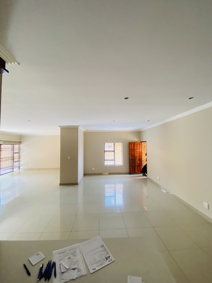 3 Bedroom Property for Sale in New Redruth Gauteng