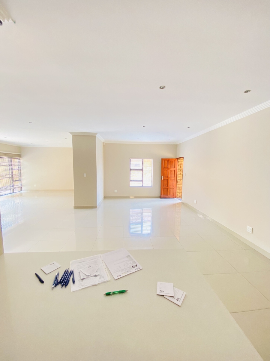 3 Bedroom Property for Sale in New Redruth Gauteng