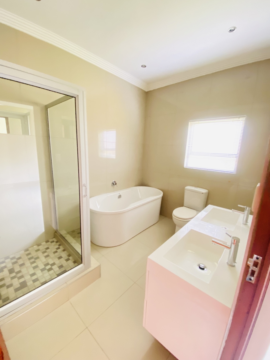 3 Bedroom Property for Sale in New Redruth Gauteng