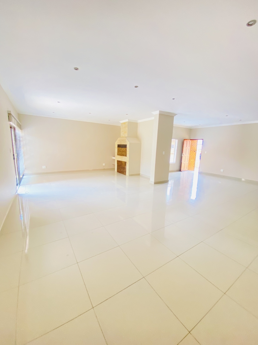 3 Bedroom Property for Sale in New Redruth Gauteng